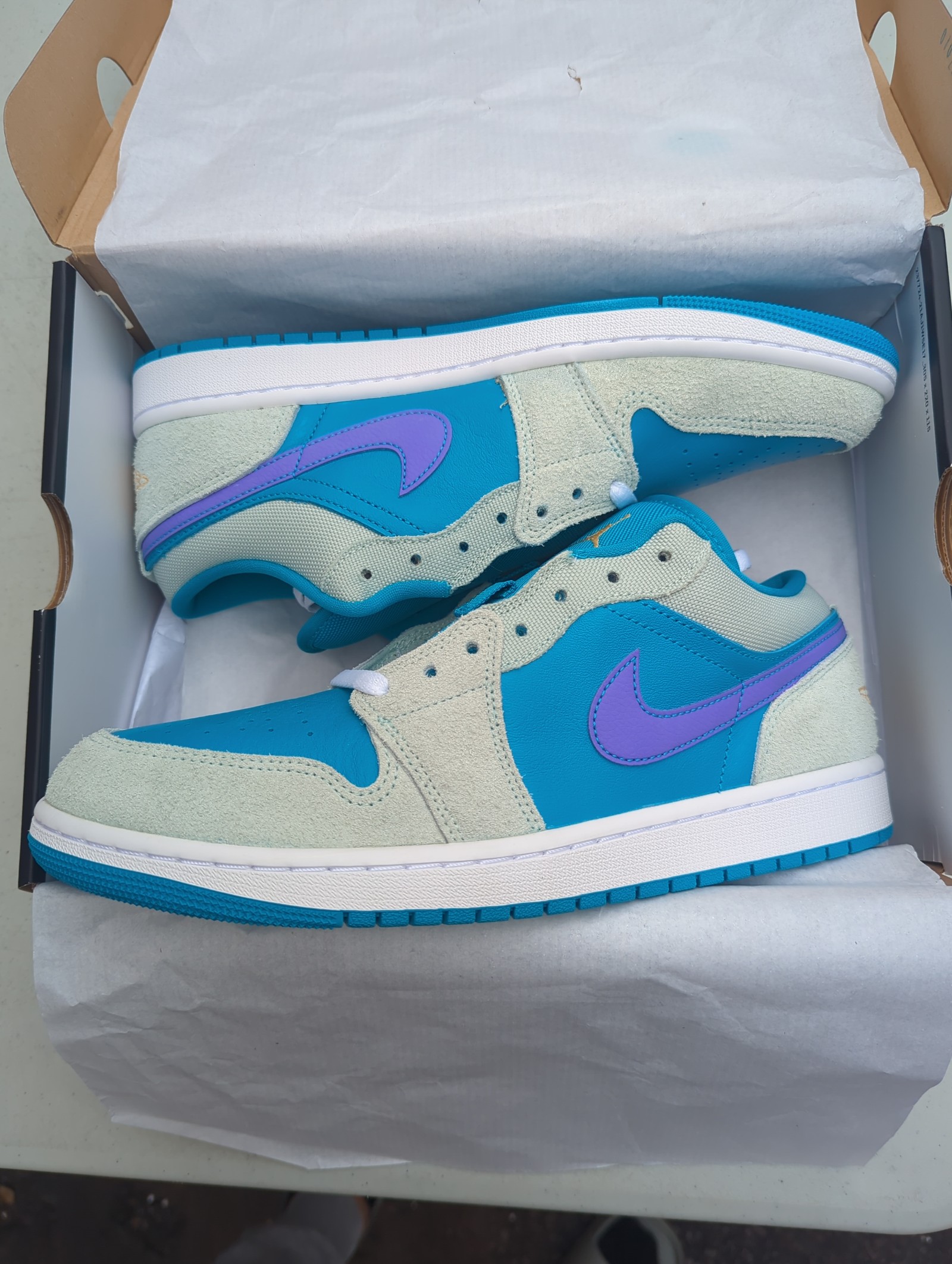 Nike Air Jordan 1 Low SpecialEdition - Pistachio - Men Size 10.5 ( DX4334-300 )