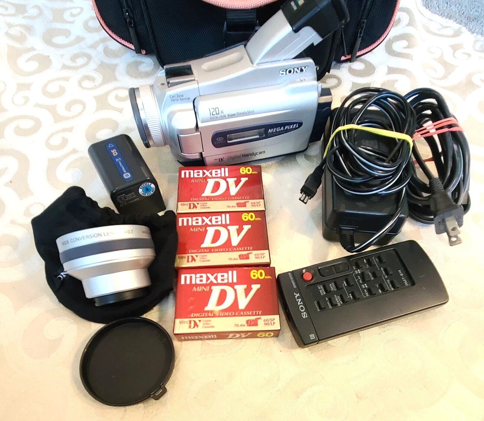 Sony Digital Handycam DCR-TRV25 Camcorder W/Extra