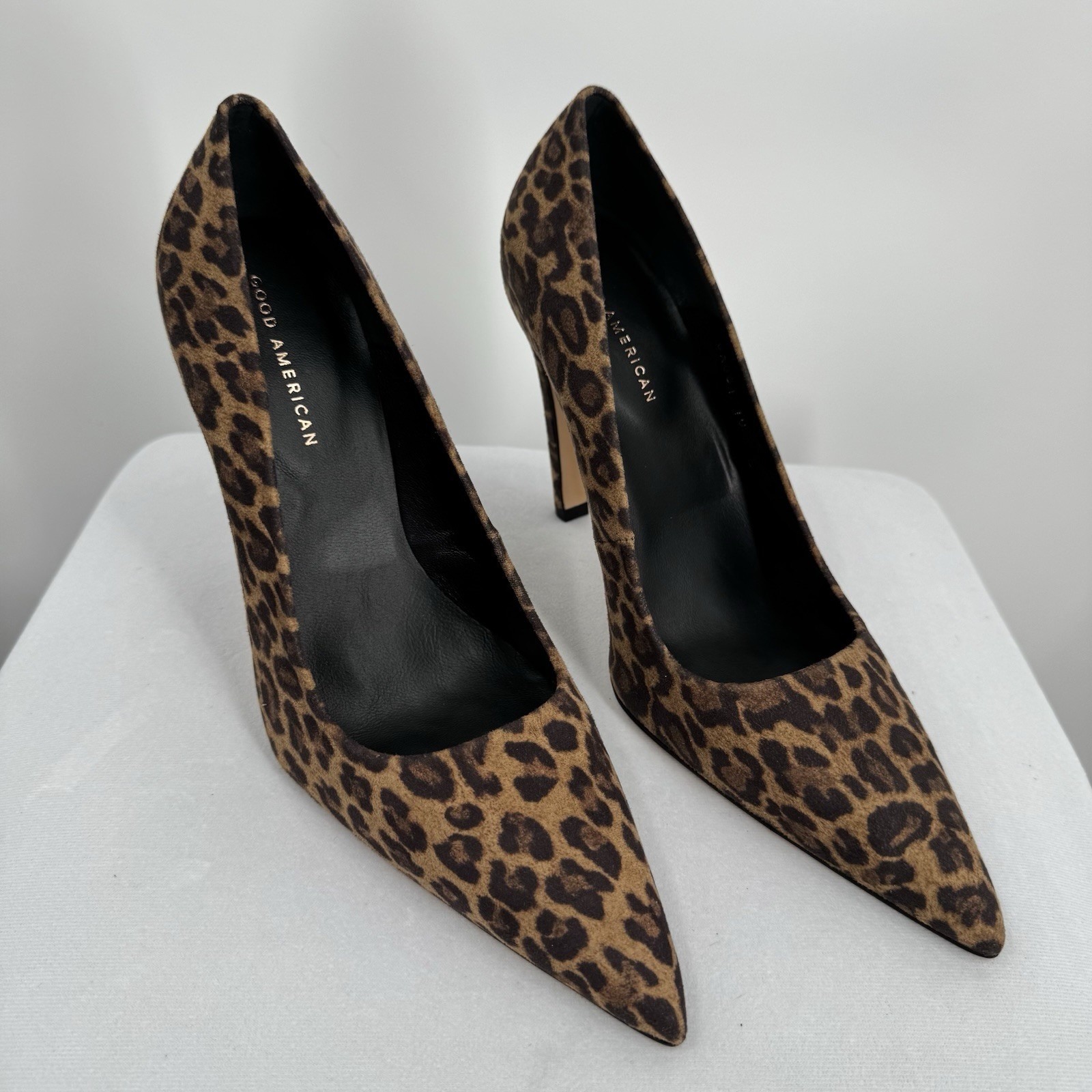 Good American the Icon Pump Suede Heels Pointed Toe Pale Leopard 4.5 Heel 10