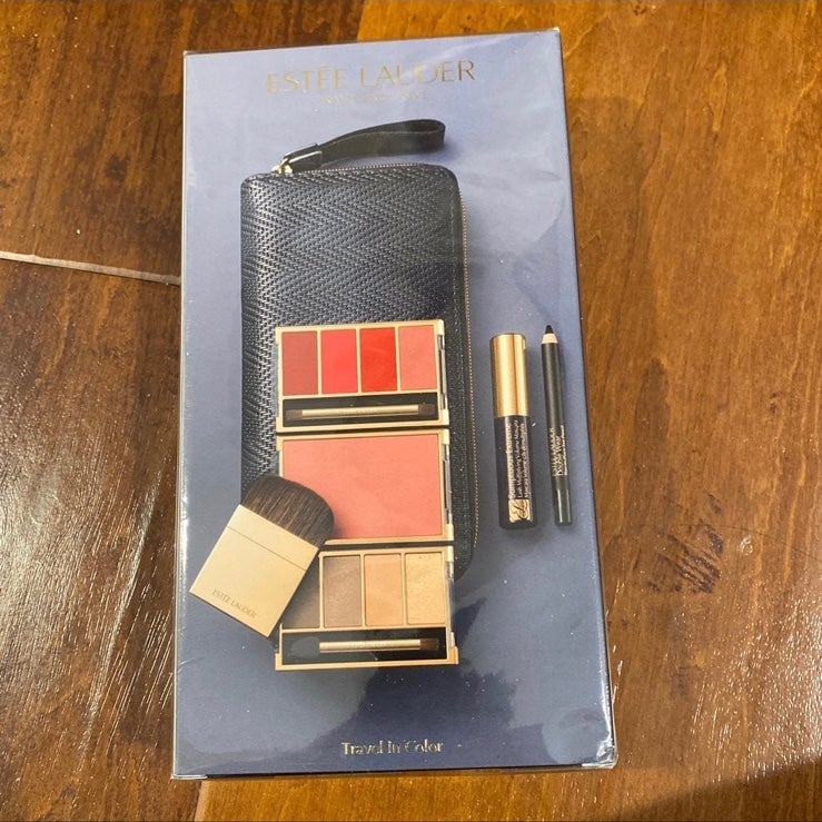 Estee Lauder Travel In Color Set