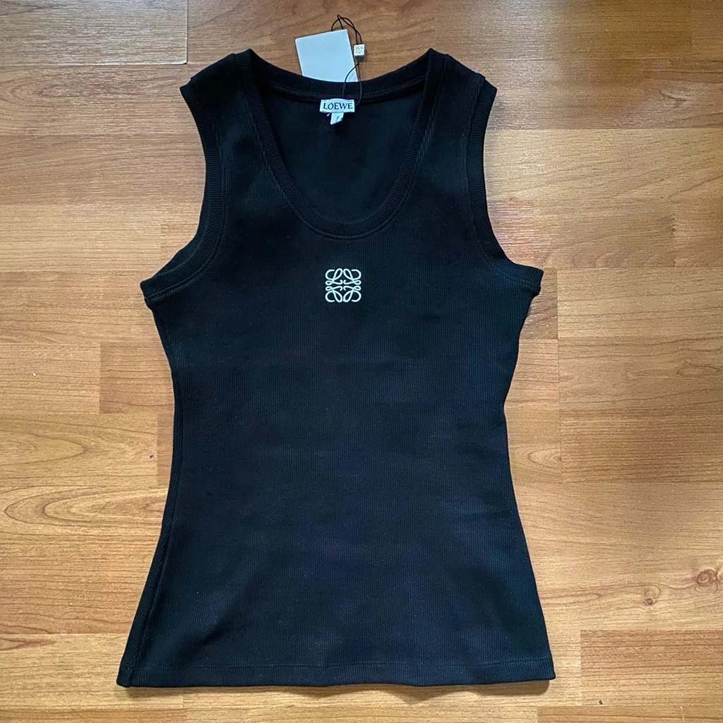 Long black sports vest