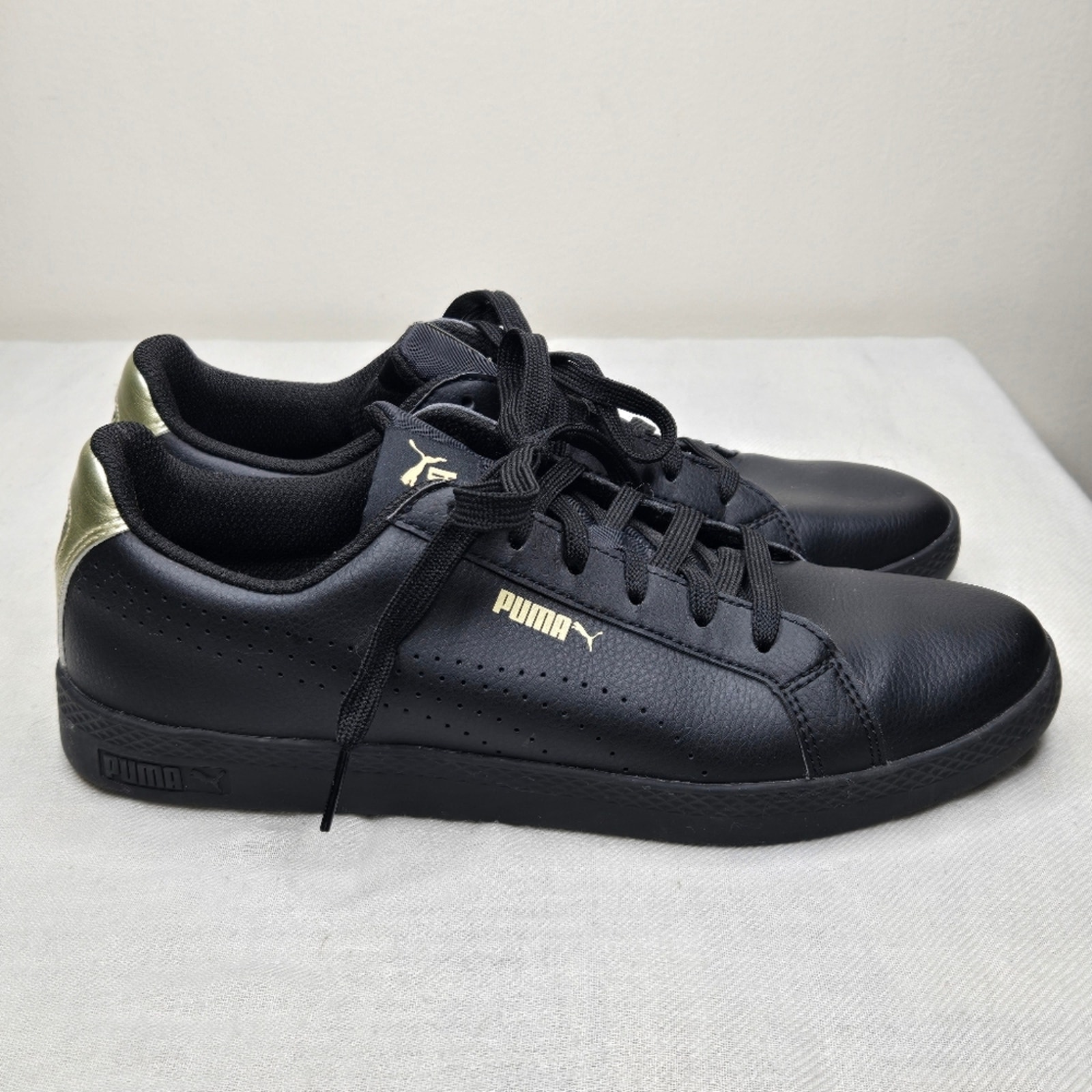 Puma Womens Casual Black and Gold Sneakers Size 9.5
