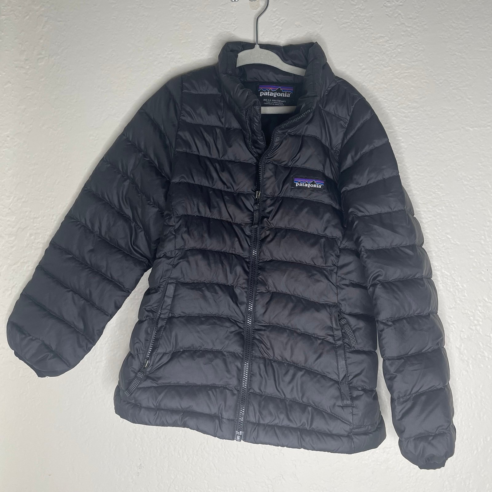 Patagonia girls black puffer jacket