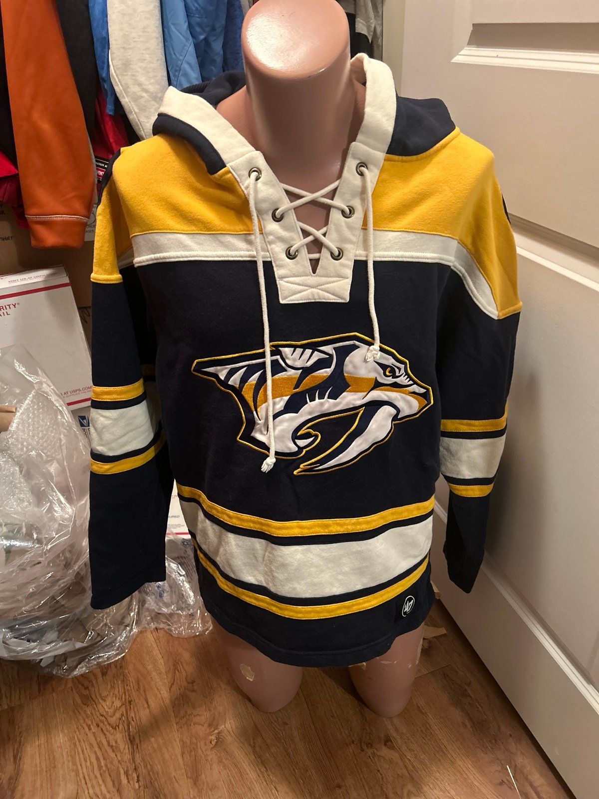 Nashville Predators Hockey Hoodie Sweater Sweatshirt Tennessee
