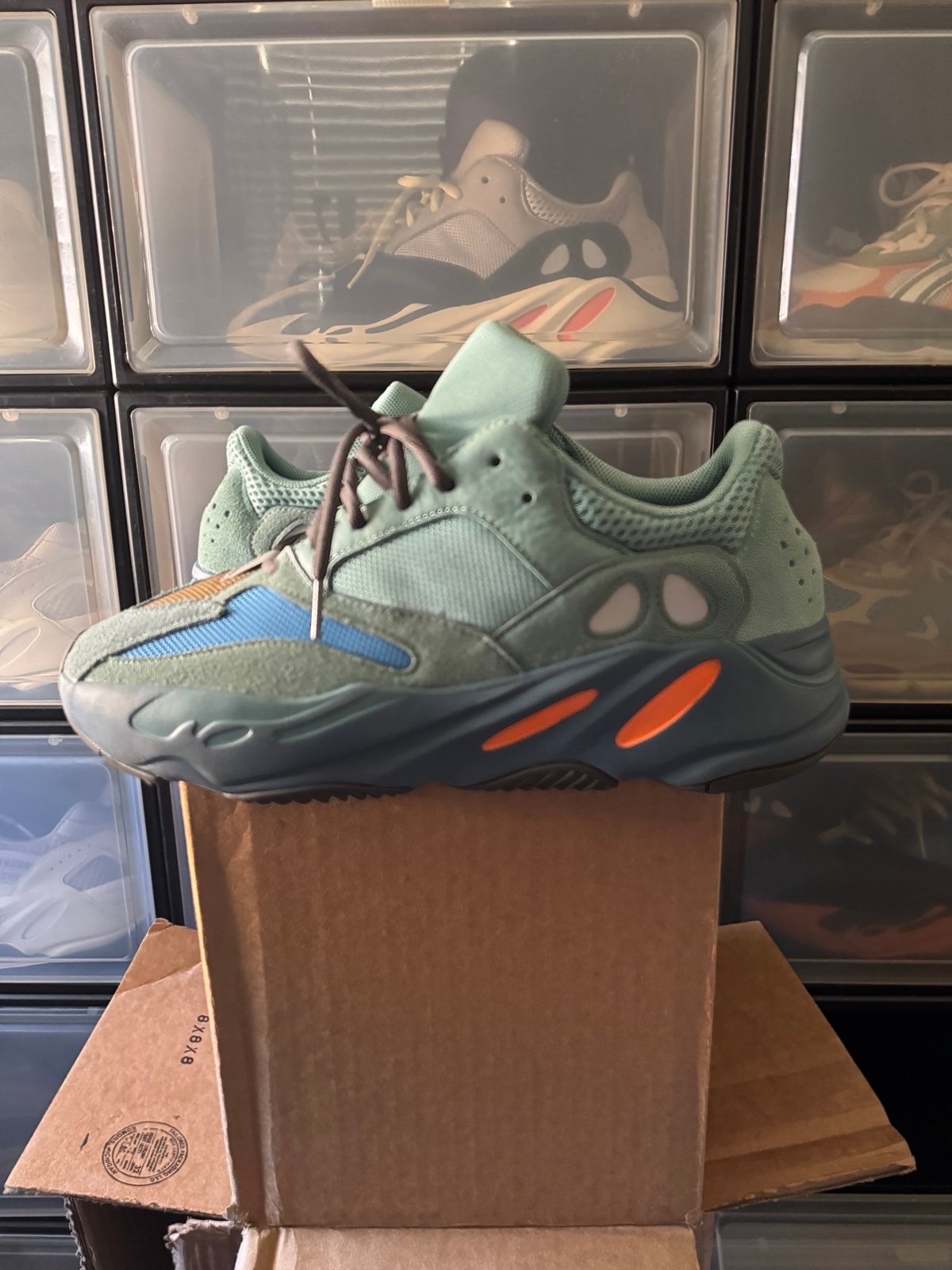 Adidas Yeezy 700 “Faded Azure” size 11