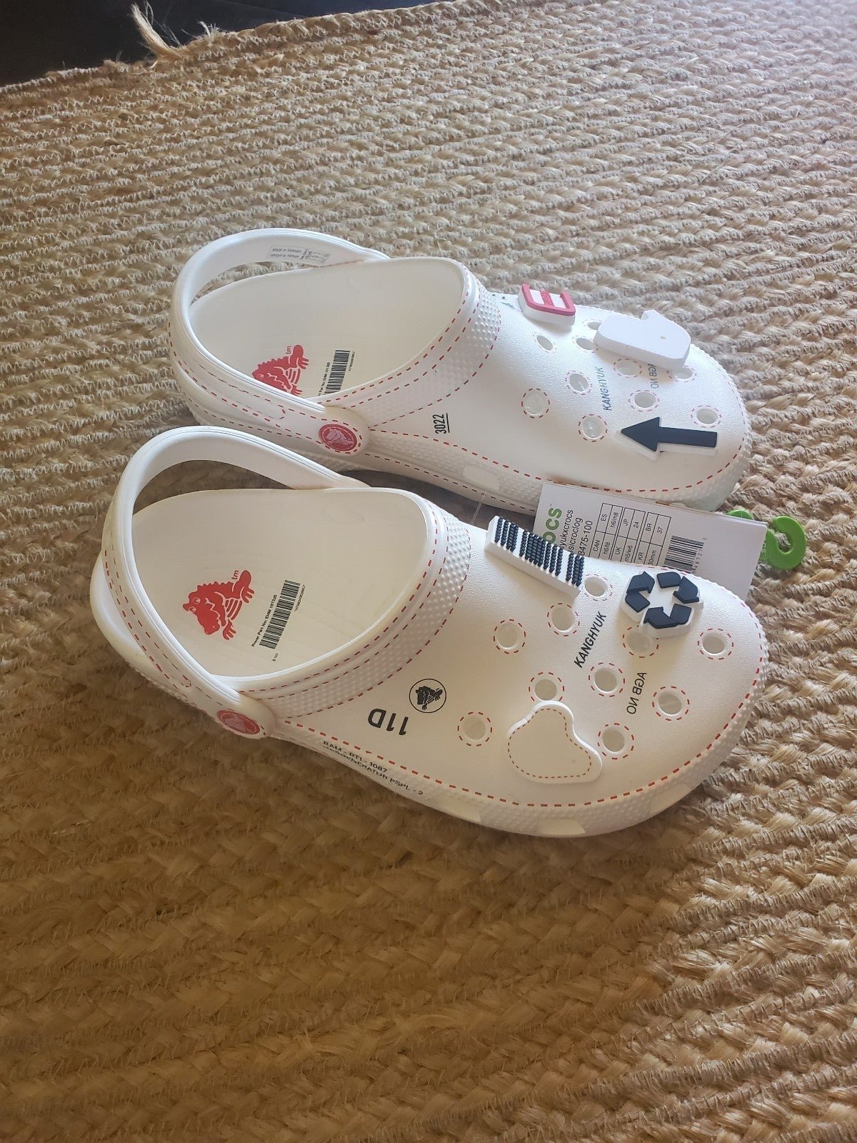 Kanghyukx crocs