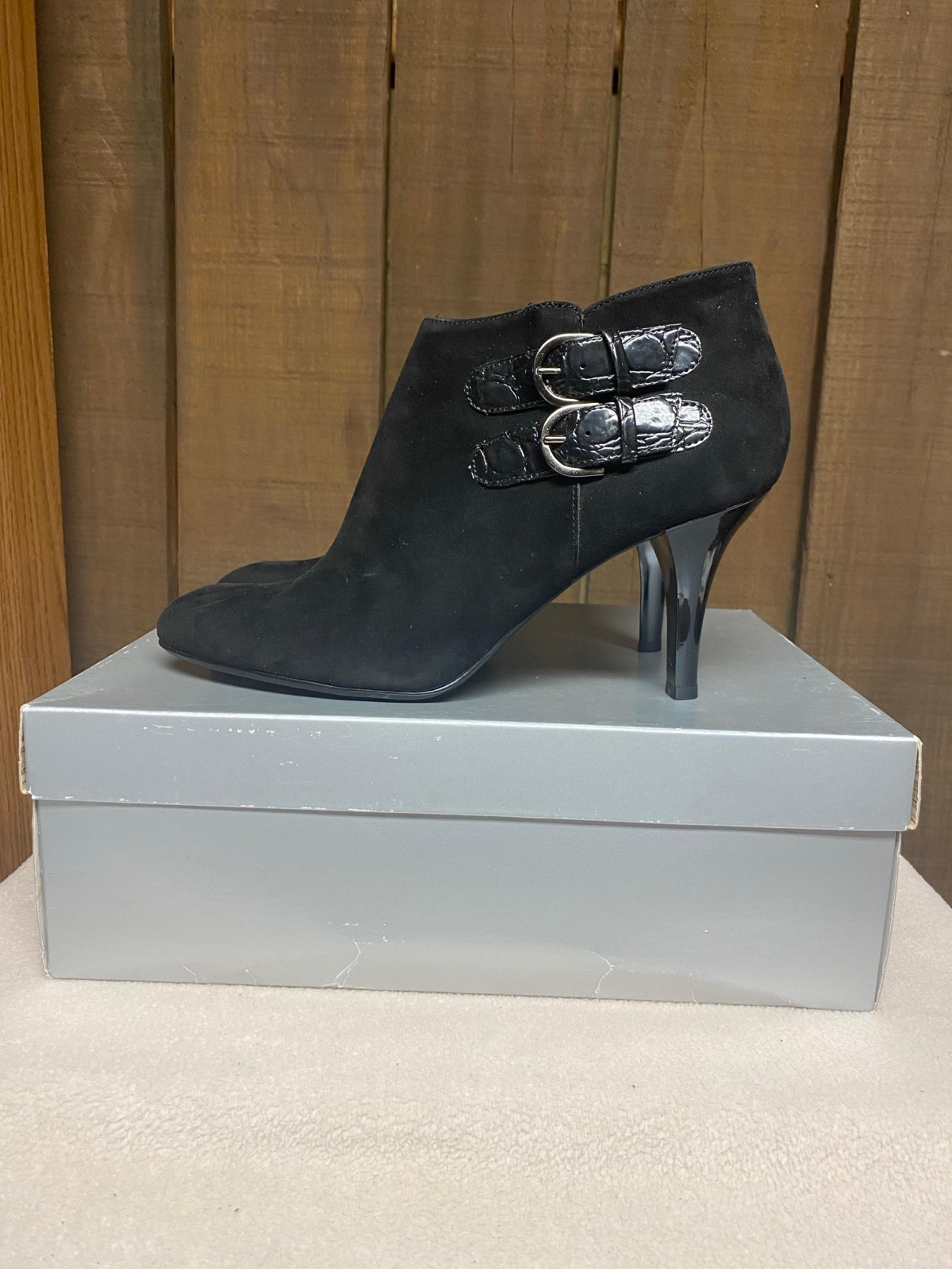 Worthington Womens 7M Black Suede Ankle Boot 3” High Heel Bootie 2 Buckle EUC