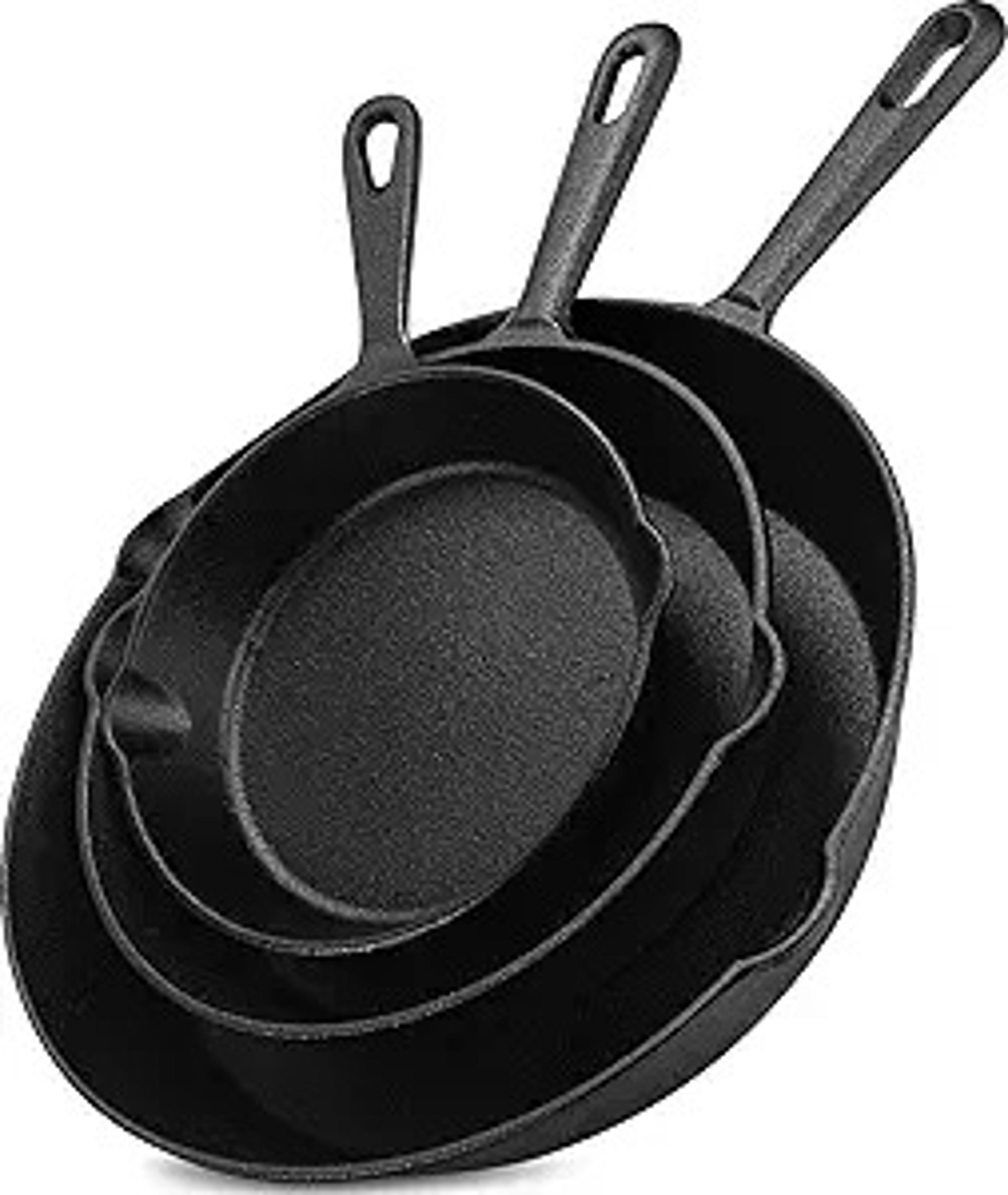 NEW Set of 3 Kitchen Pre-Seasoned Cast Iron Skillets & Lunch Bag