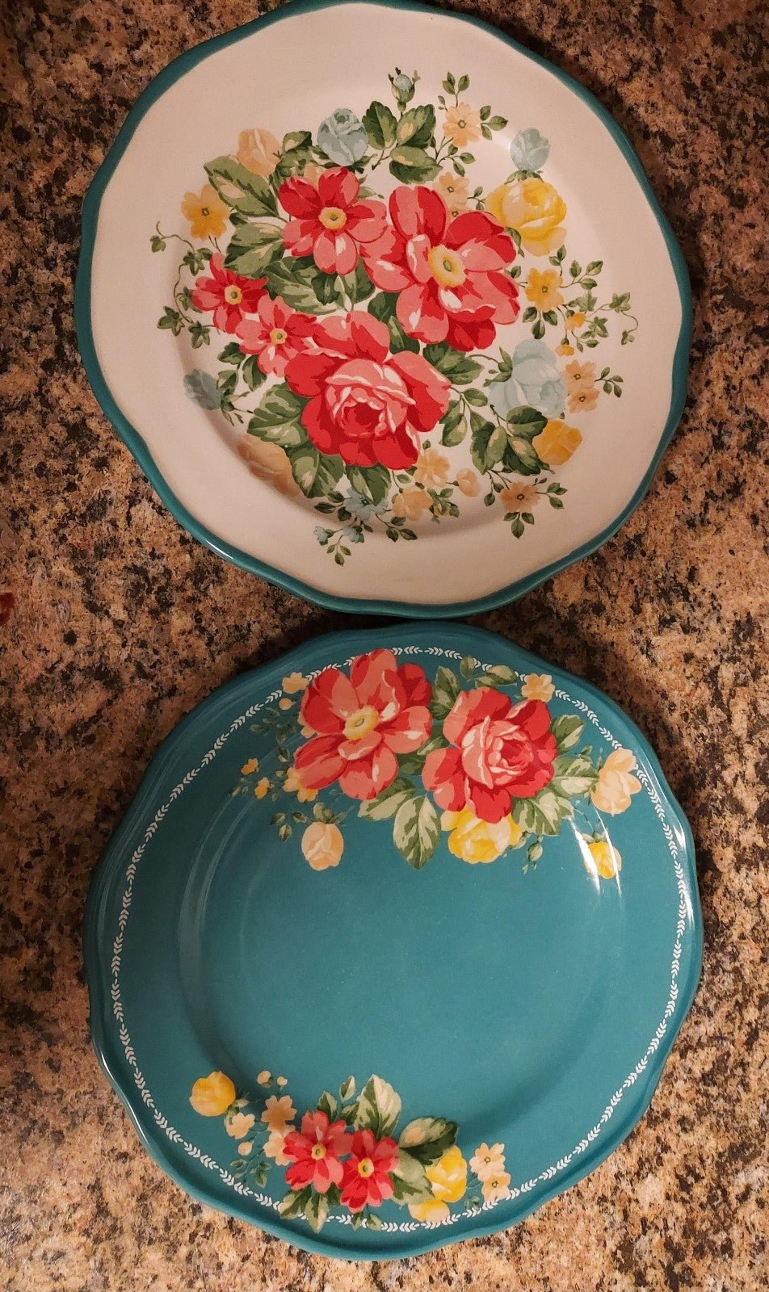 2 salad plates - Pioneer Woman
