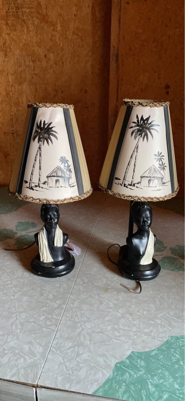 Vintage of chalk Algiers boudoir lamps