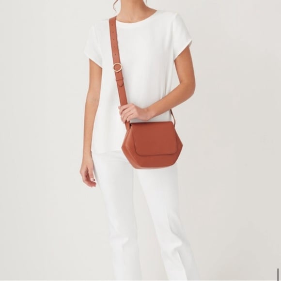 NWT Cuyana Hexagon Crossbody Bag in Sienna Smooth Leather