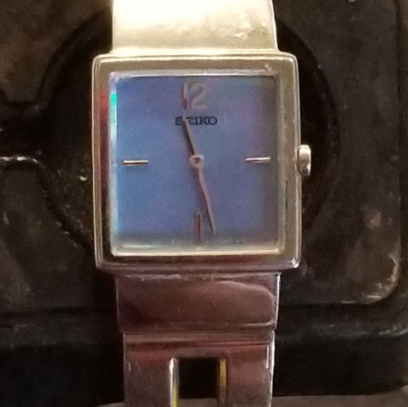 Vintage 00s Seiko Square Faced watch