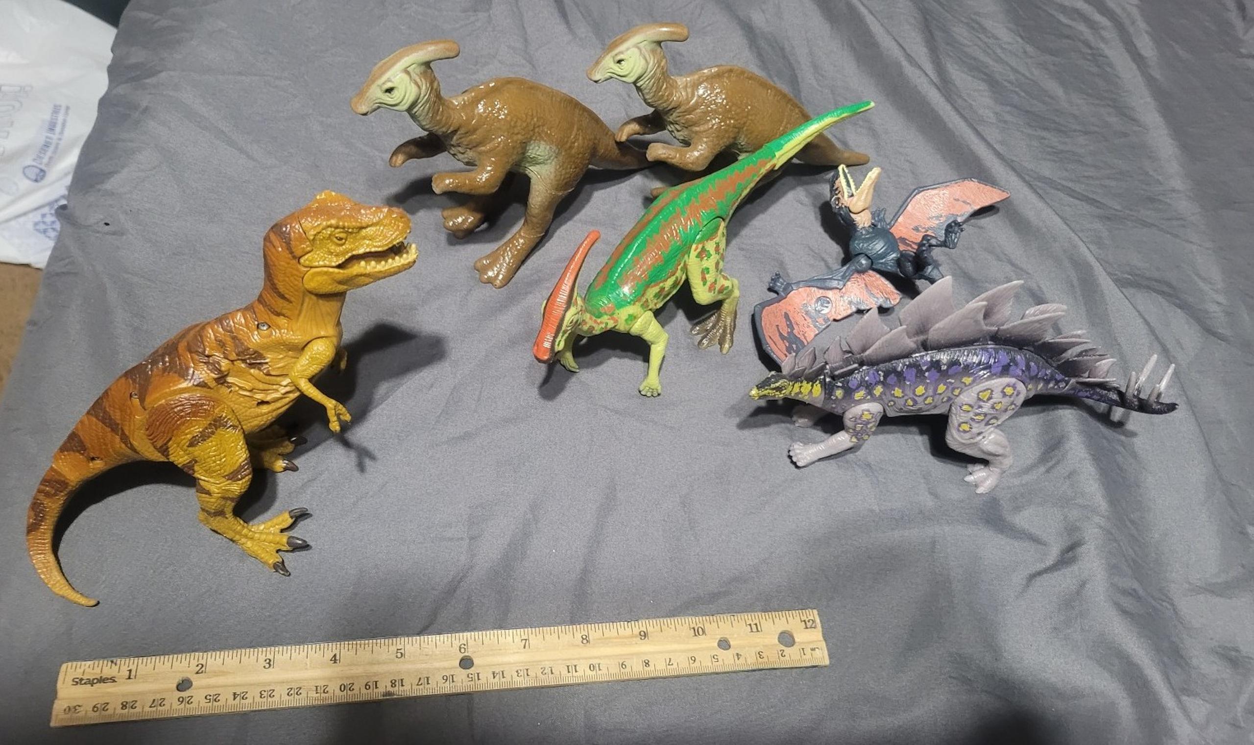 6 Dinosaur lot
