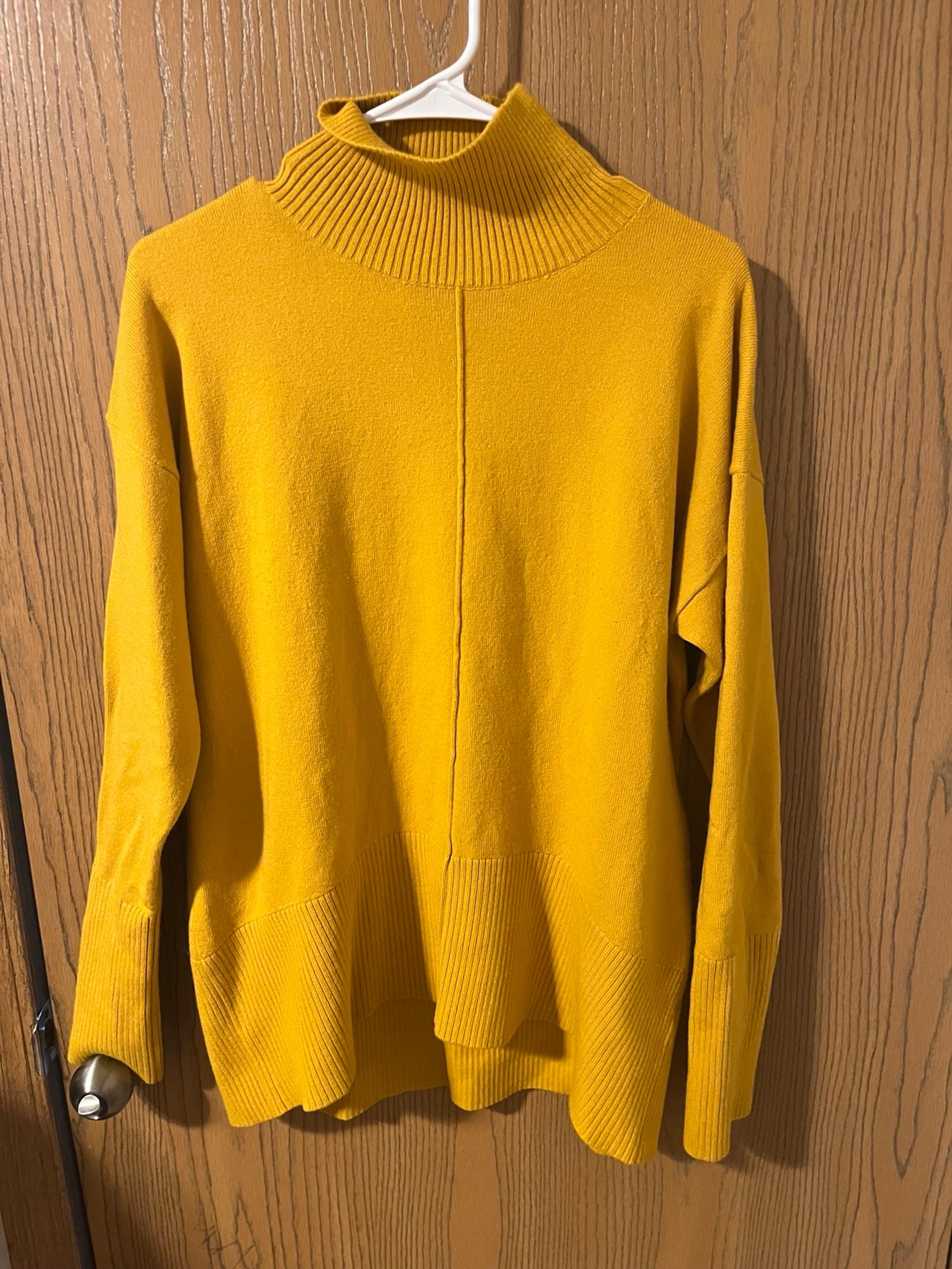 Women Size L Turtleneck by French Connection