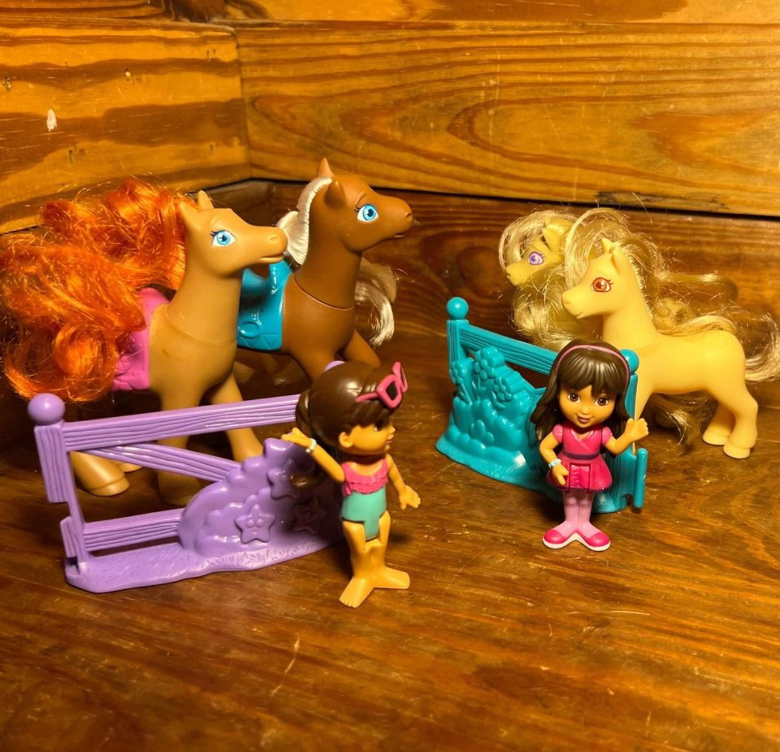 DORA the Explorer Dora Loves Ponies Set horses figures Nick Jr play set