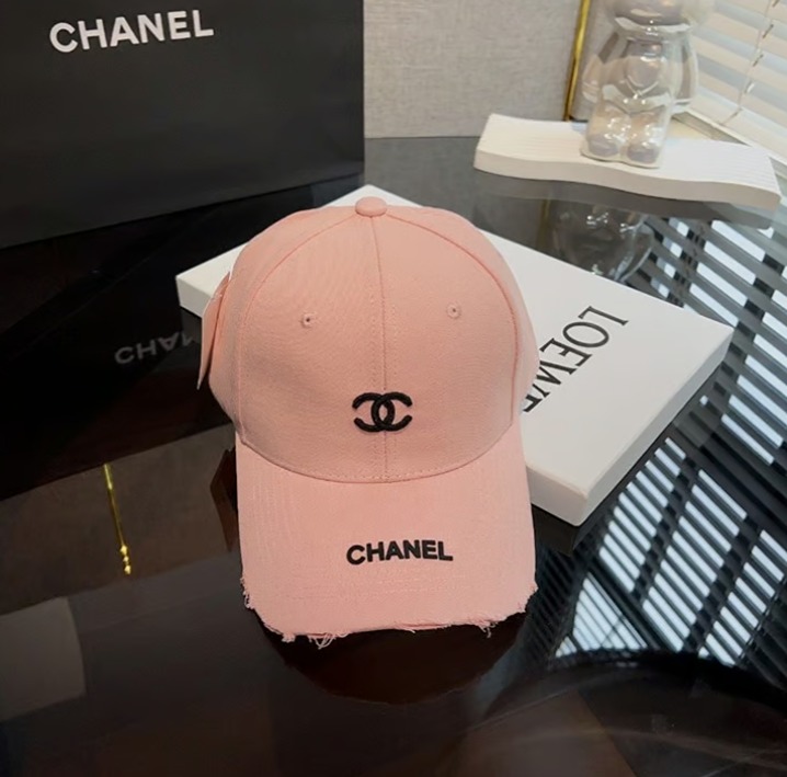 Letter pink baseball cap