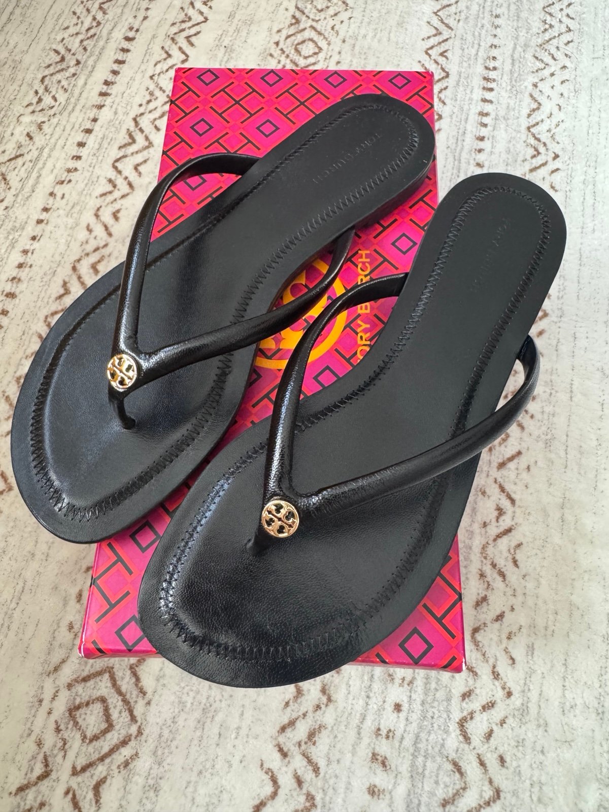 Tory Burch chelsea leather flipflop black 7.5
