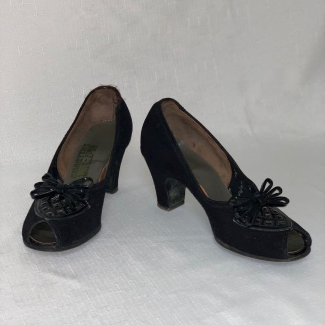 Antique 1920 Black Velvet Heel Peep Toe Pump 8 Slip On Flapper Era Vintage