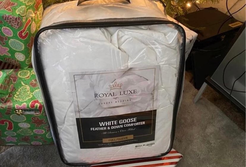 Royal luxe goose feathers/down comforte queen