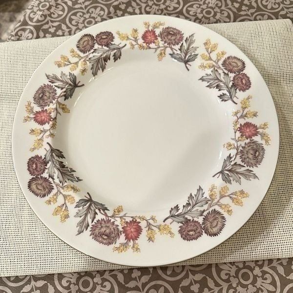 Wedgwood England Linchfield Pattern Fine Bone China Large Round Serving Platter