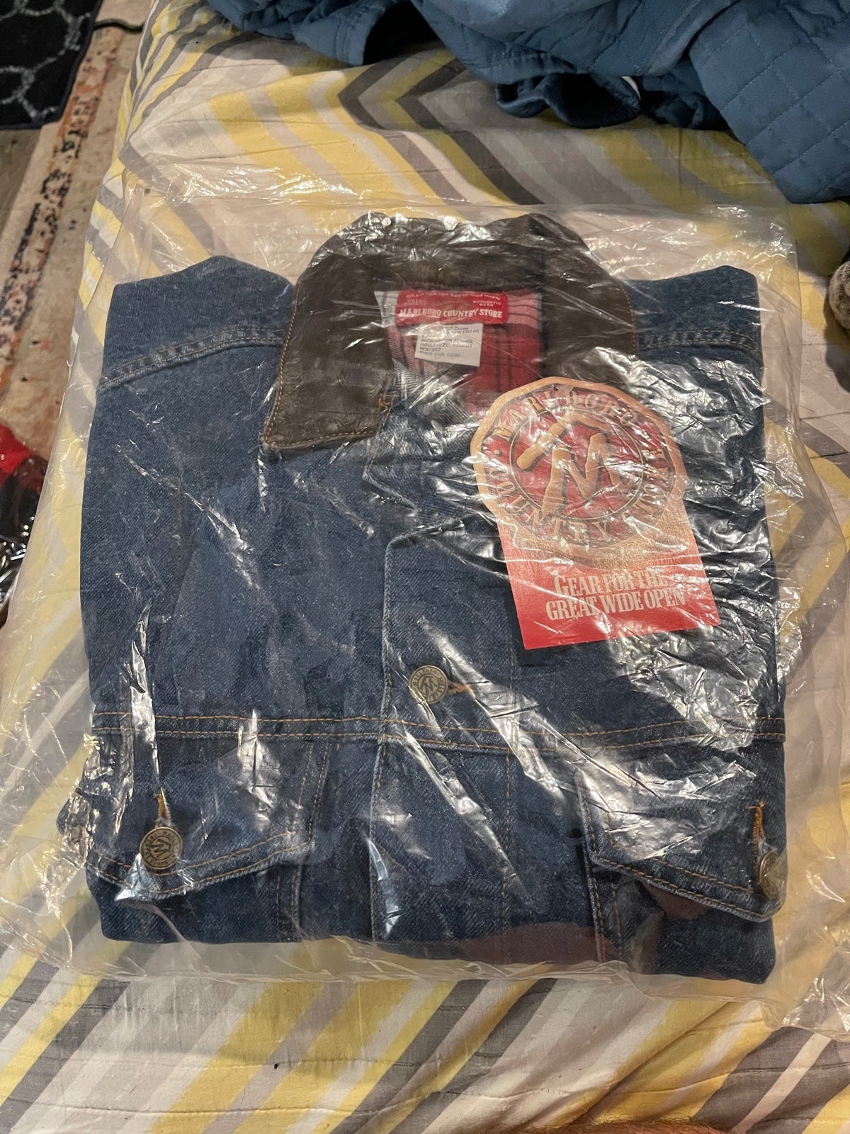 MARLBORO COUNTRY STORE PROMO DENIM JACKET (M) (USA MADE) NEW