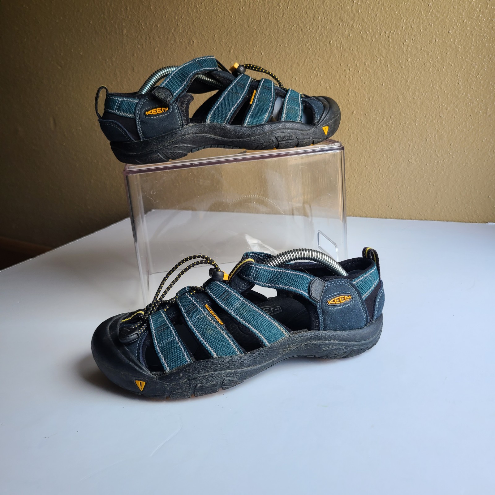 KEEN Kids Waterproof Trail Sports Sandals kids size 5