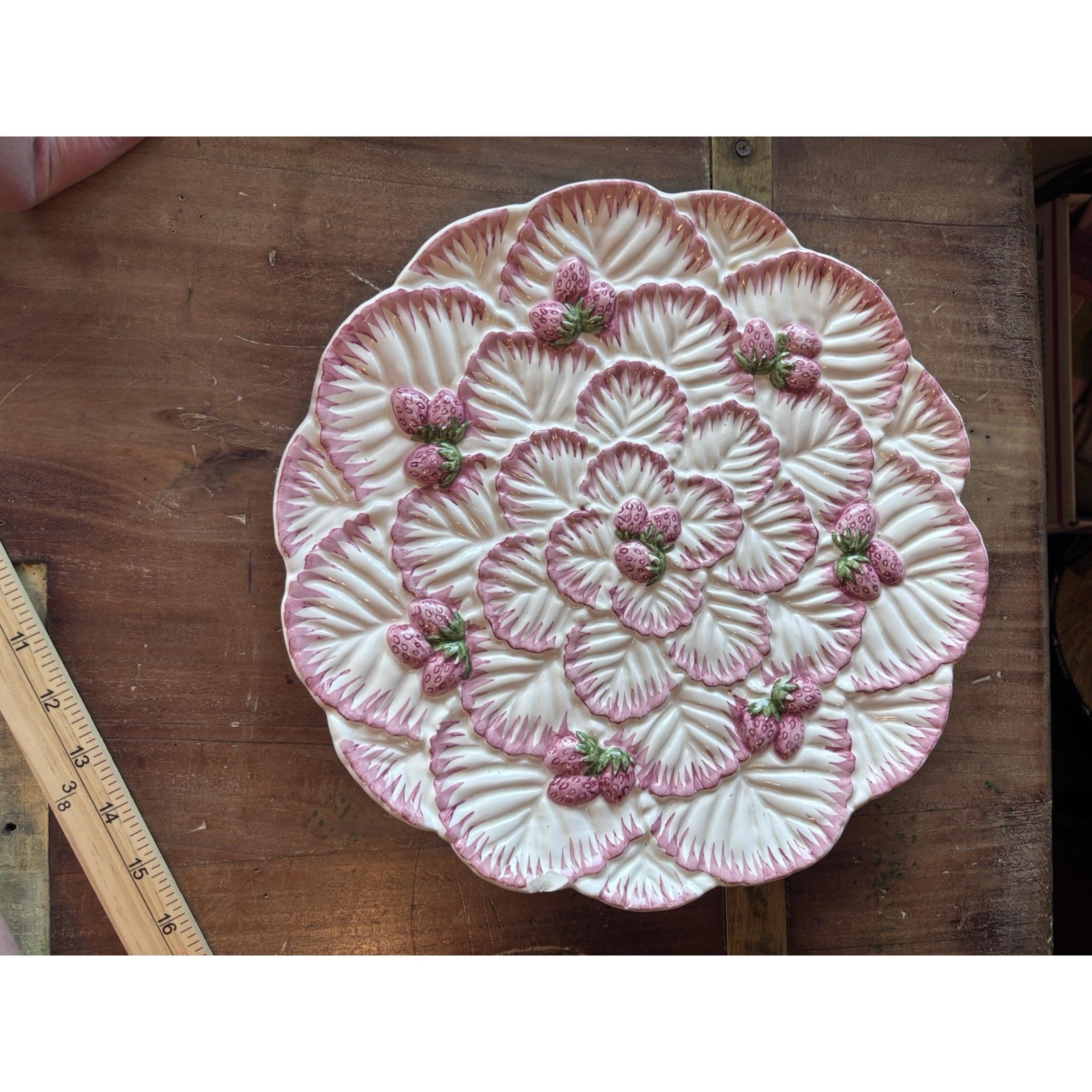 SEYMOUR MANN  Pottery STRAWBERRY FIELDS Plate