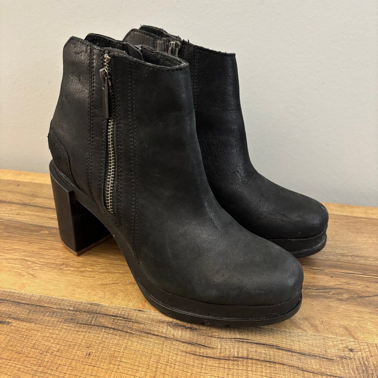 Sorel Blake Leather Zip Booties Platform Stacked Heel