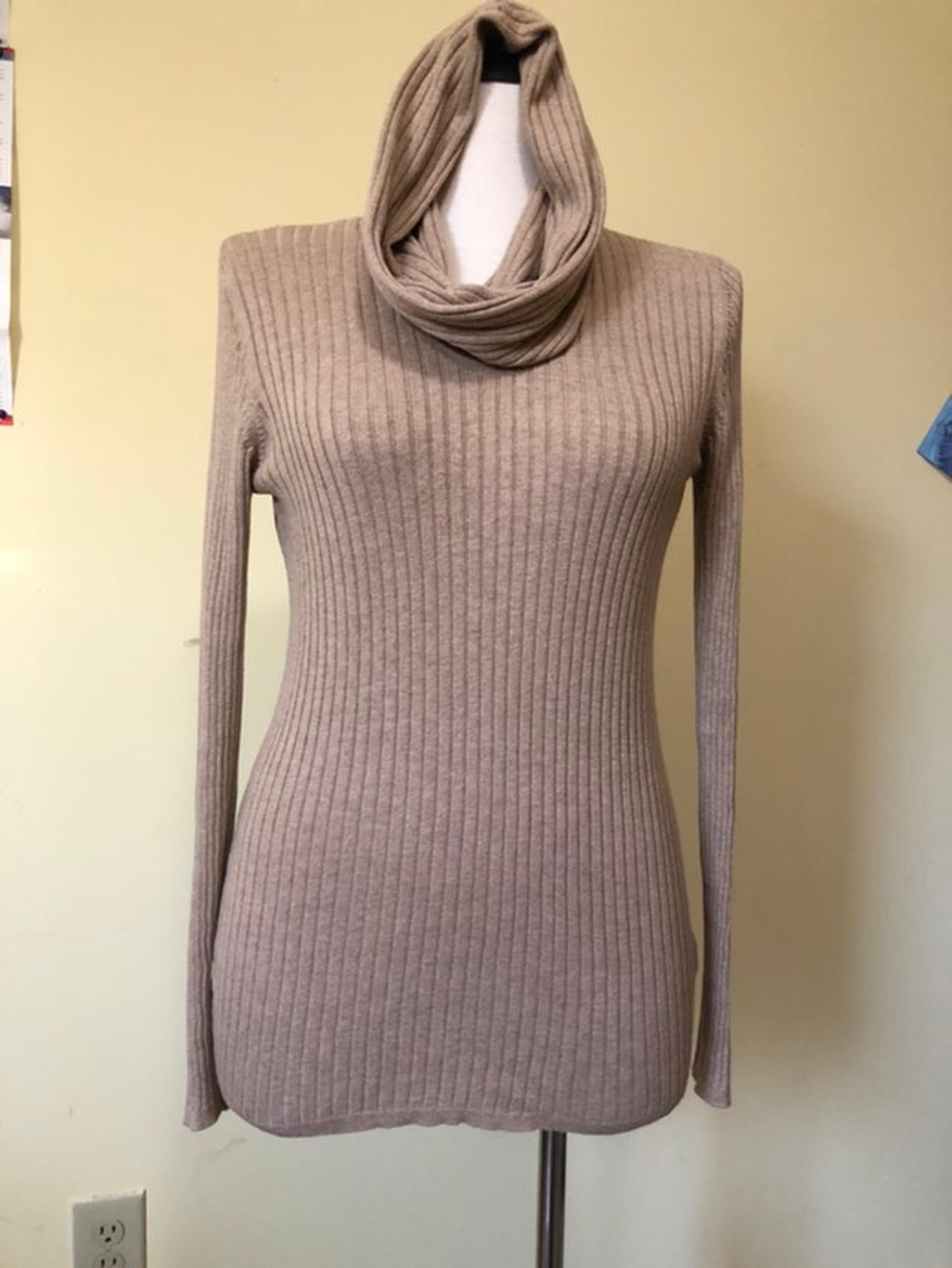 Jones New York turtleneck camel SzL