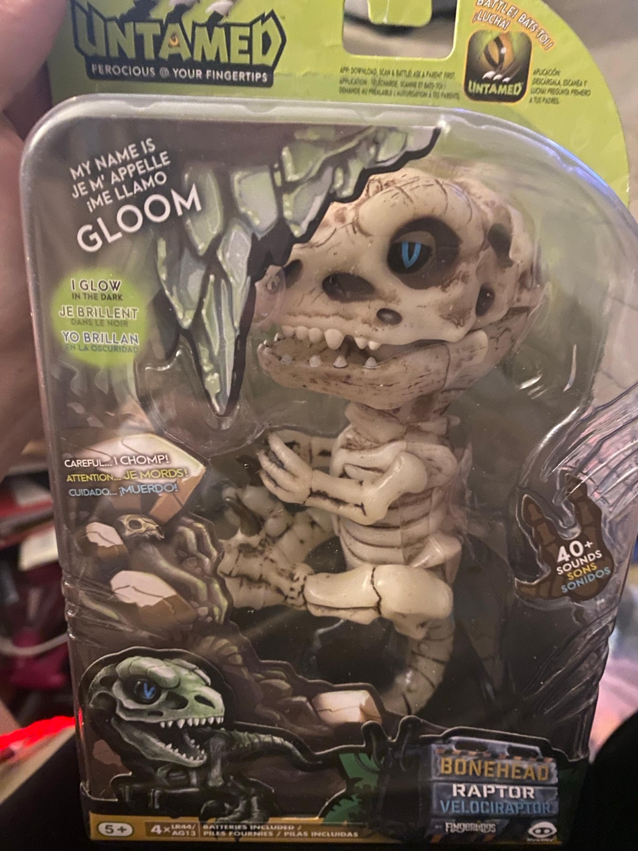 Wowwee fingerling skeleton