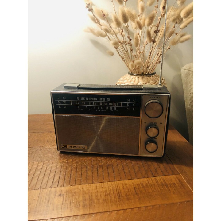 Vintage KOYO Super 13 Transistor With AFC FM MW SW Radio Untested