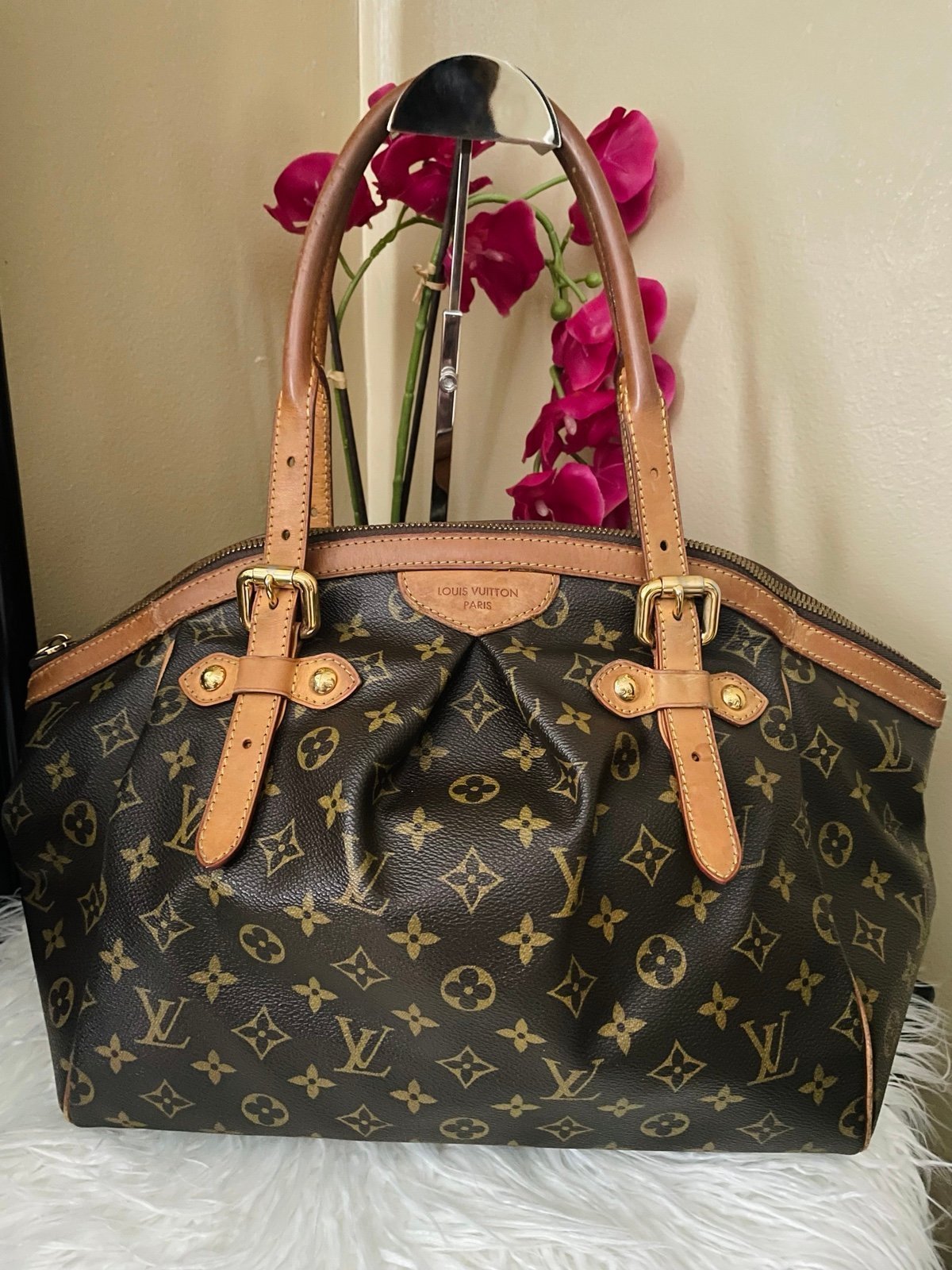 Louis Vuitton tivoli shoulder bag