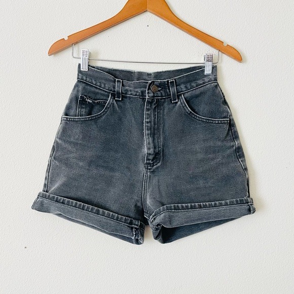 Vintage Lee SIZE 26 high rise gray jean shorts