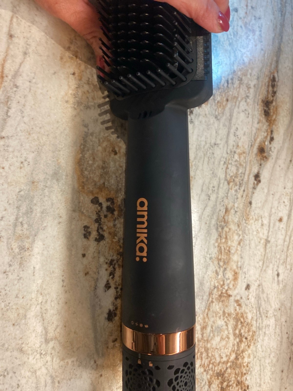 Straightening brush and blow dryer Amika