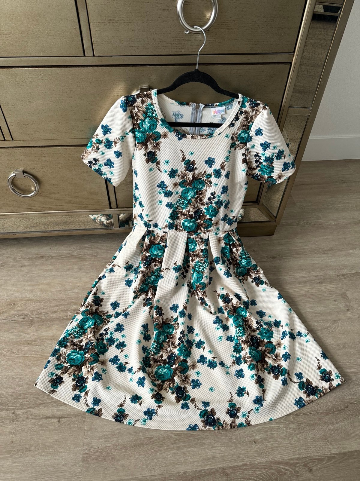 Vintage Rare Large L Lularoe Amelia Dress Blue Roses Floral gorgeous!