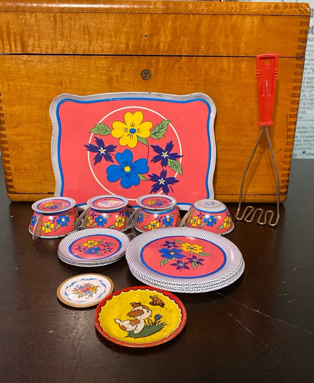 Ohio Art Co *vintage* tin litho *tea party play set*