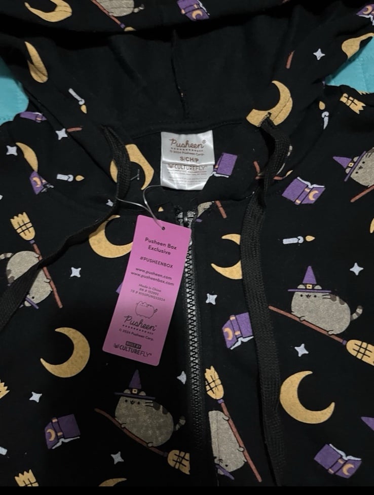 New NWT Pusheen Halloween witch hoodie size S