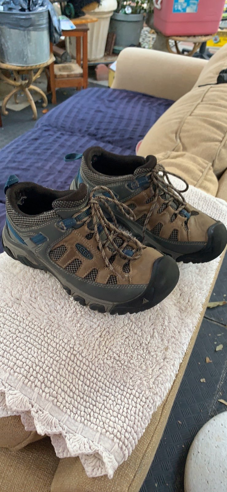 KEEN shoes