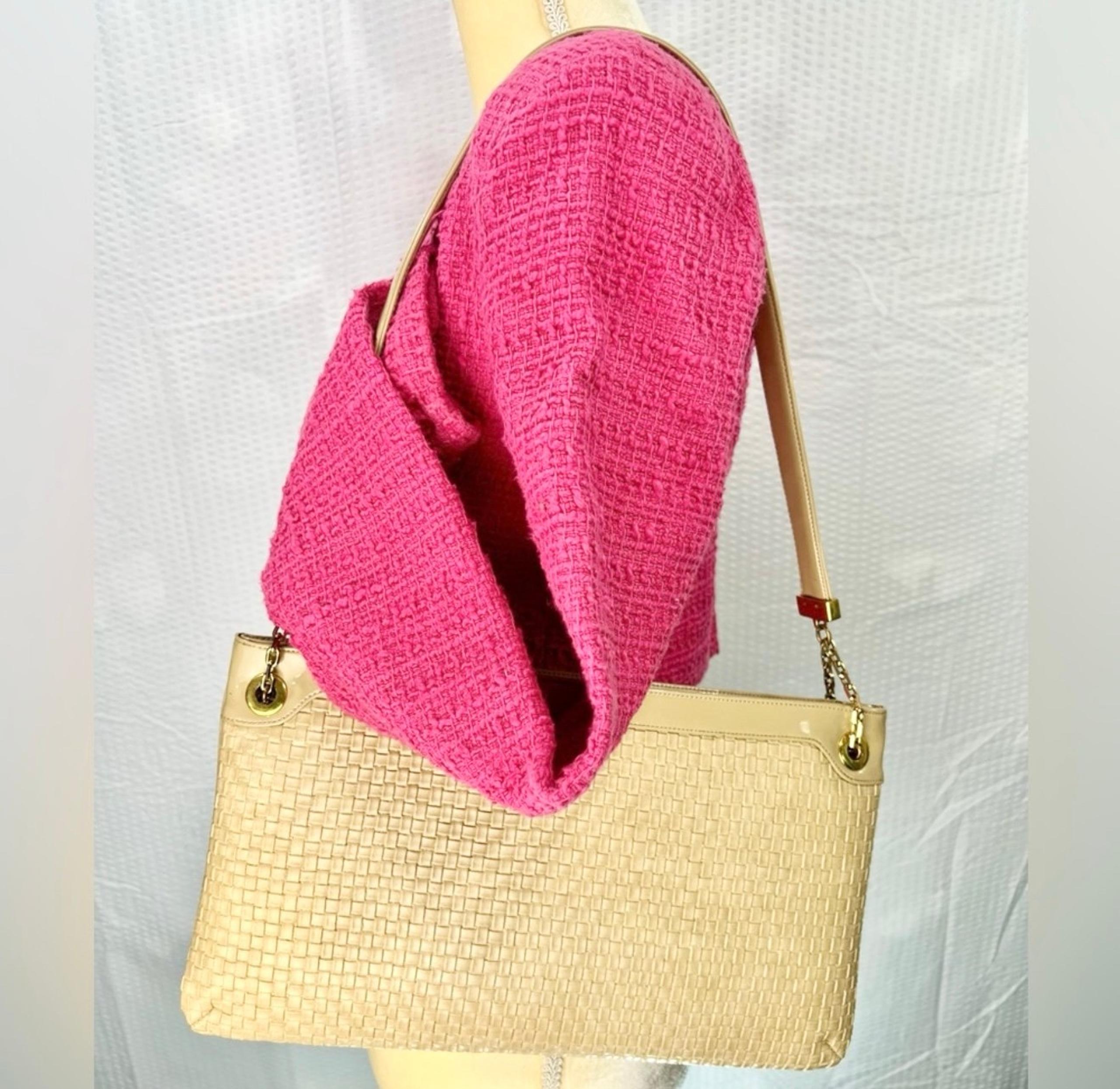 Vintage KORET Korettalak tan patent Leather Shoulder Bag Gold Hardware Woven