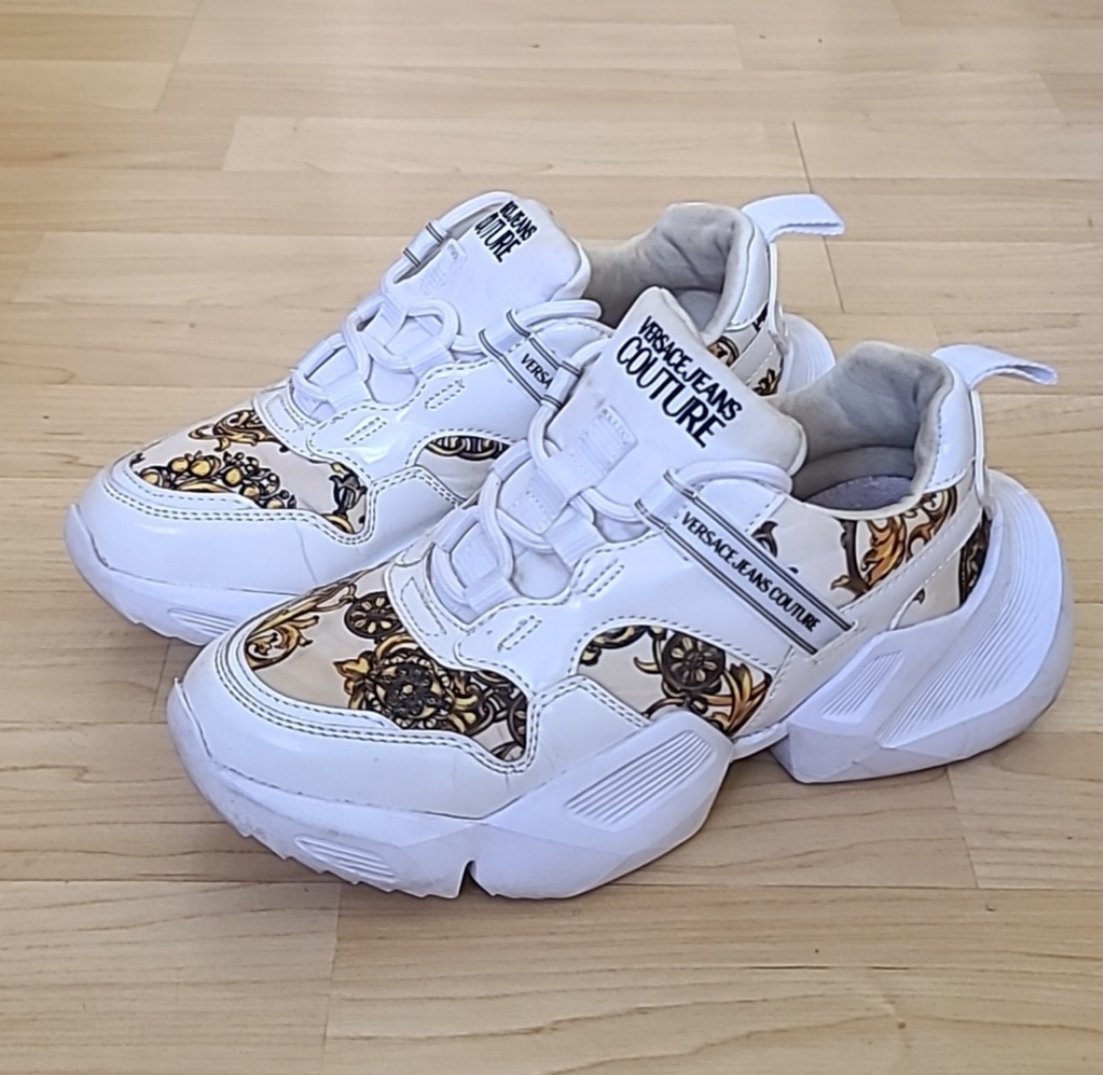 Versace Jeans Couture Sneakers Baroque Print White/Gold Low-top Sneakers Size 4