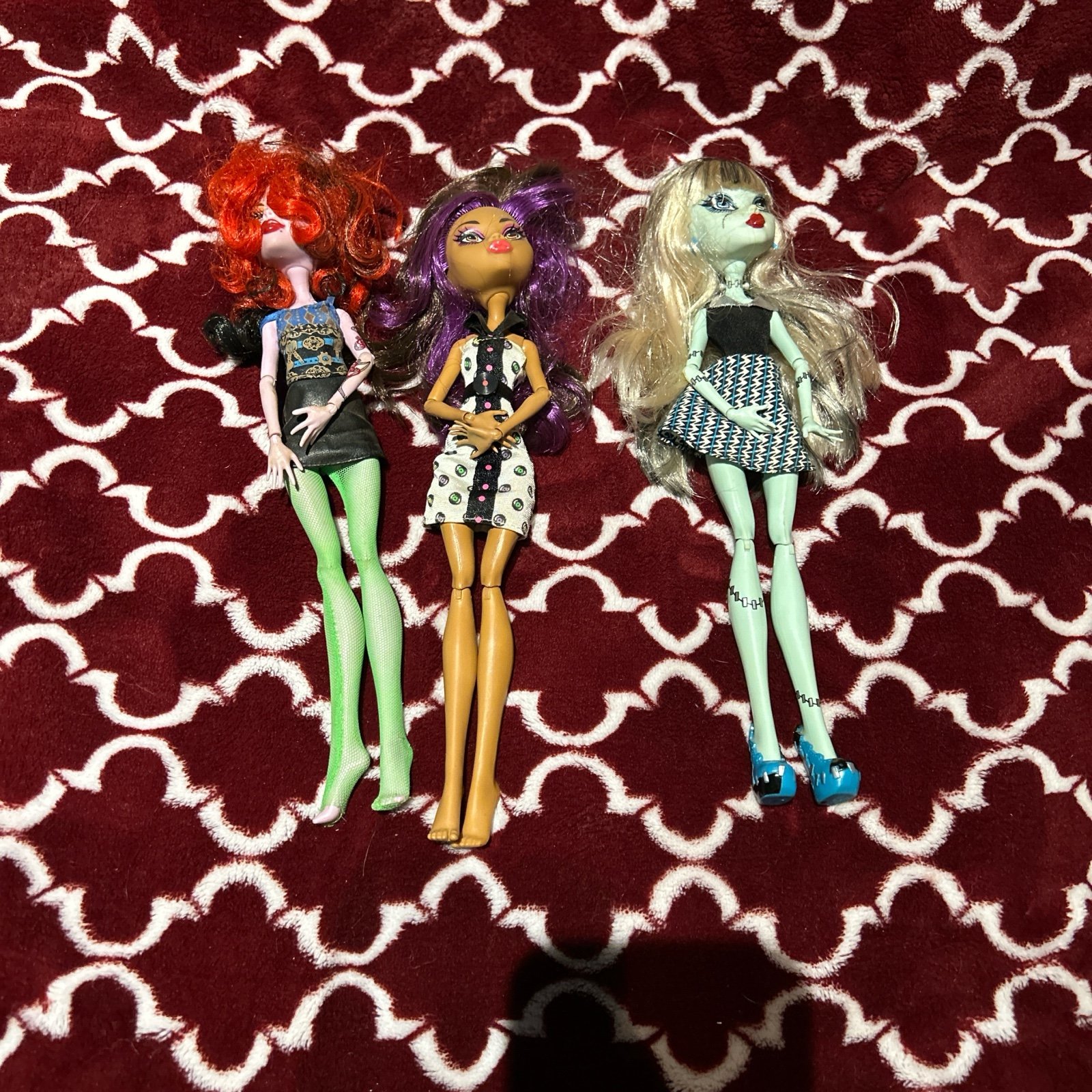 Monster high dolls lot