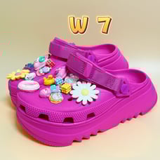 BRAND NEW Crocs platform shoes Women's Size 7 + Free 19 crocs charm