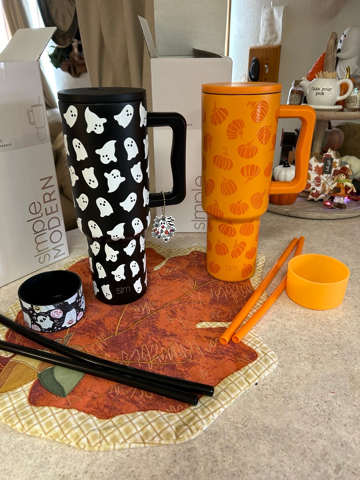 simplemodern halloween ghosts and pumpkins