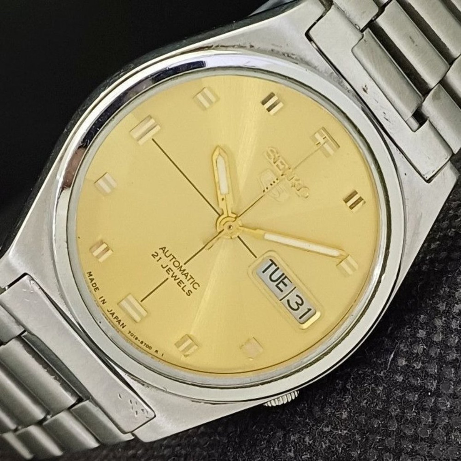 Vintage 1978 Seiko Automatic Mens Silver Watch W/daydate & Gold accents