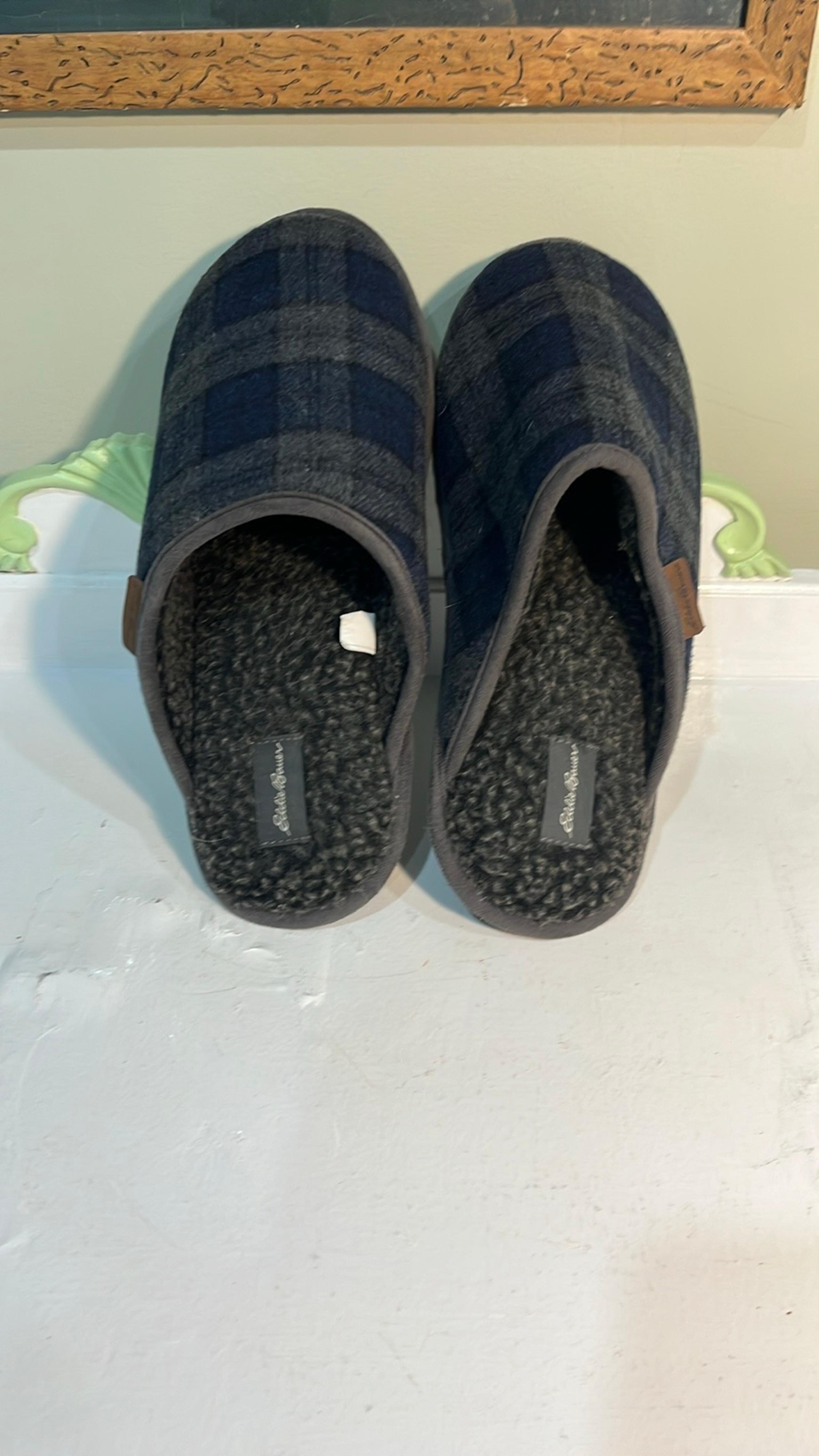 Eddie Bauer Men's Gray and Blue Plaid Slippers Size 13