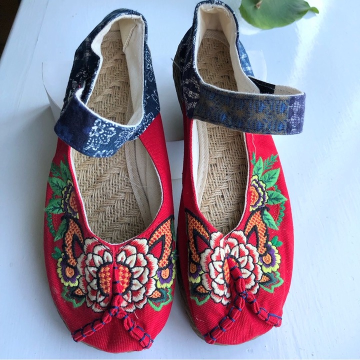 PDGJG handmade red canvas floral embroidered Chinese shoes
