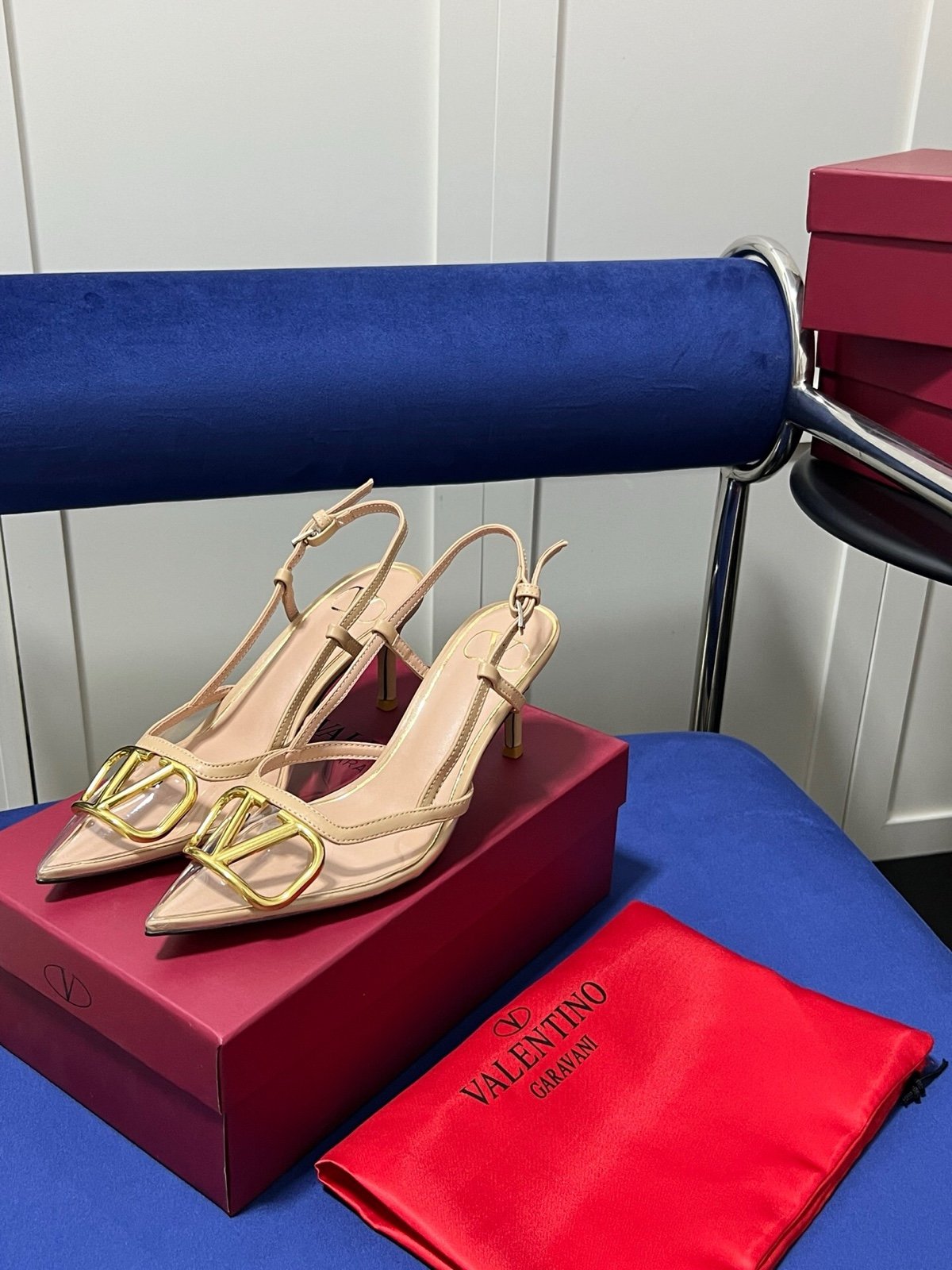 pointed toe heels