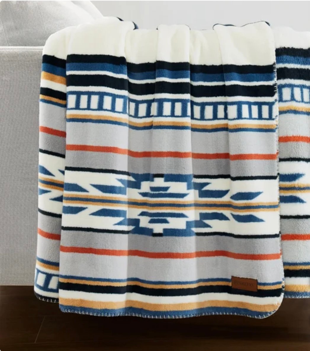 PENDLETON plush throw
