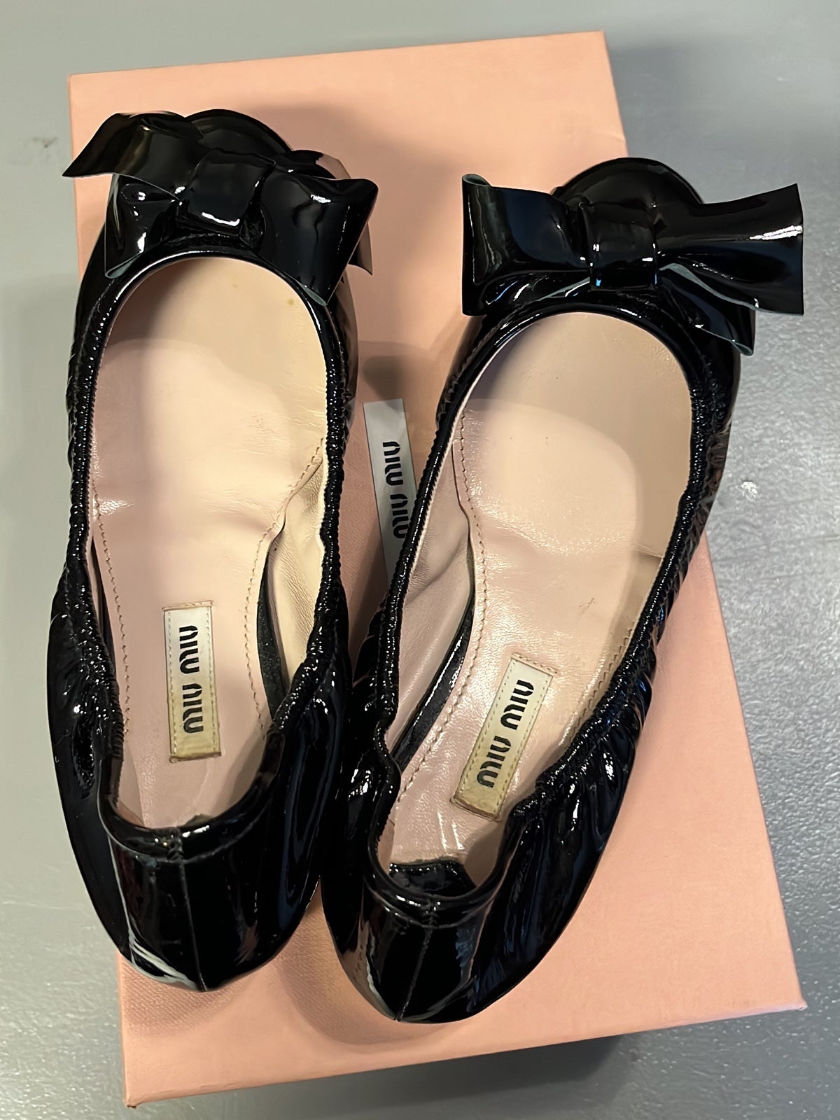 MIU MIU flats like new