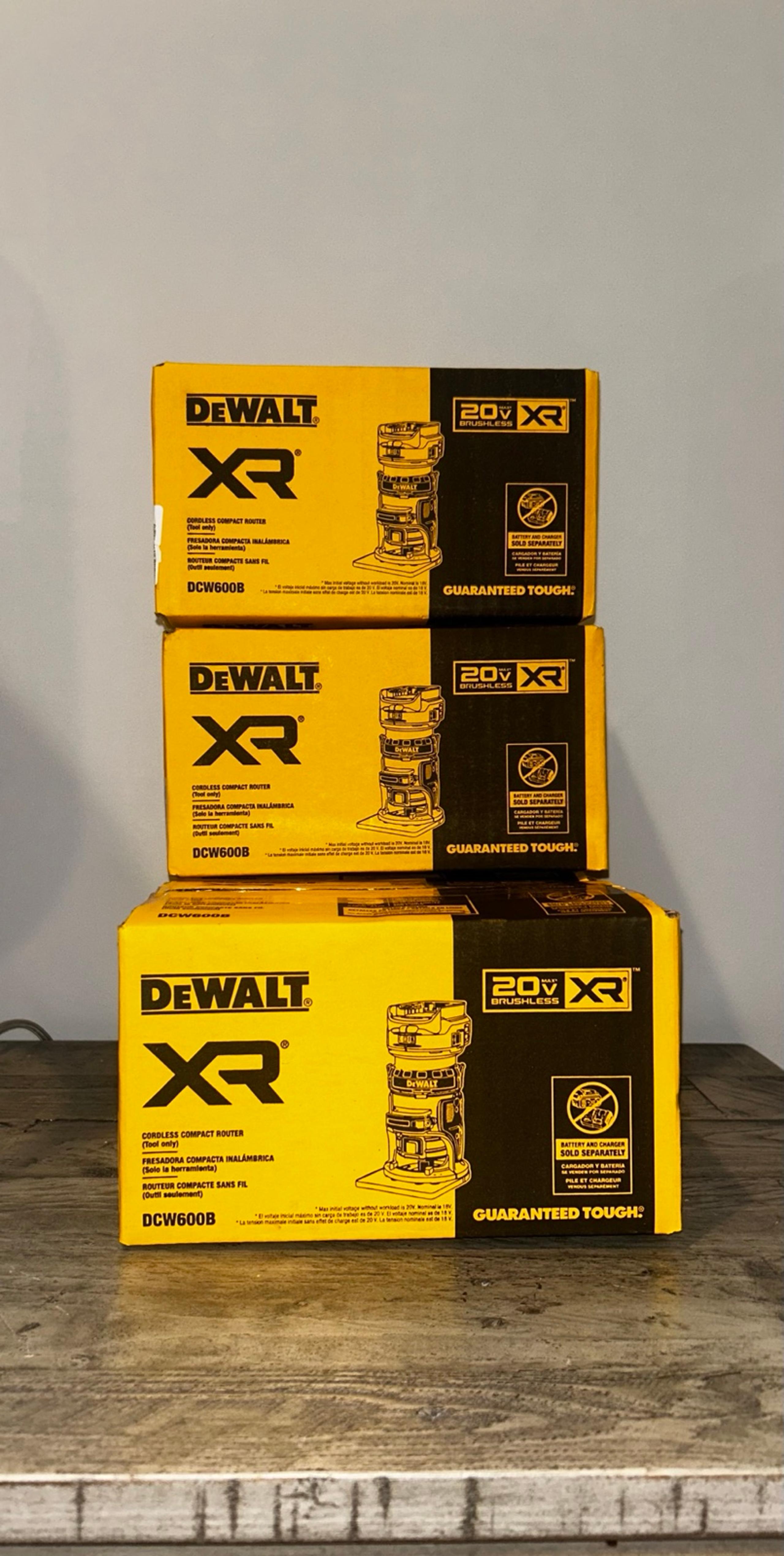 DEWALT 20V MAX XR Cordless Brushless Fixed Base Compact Router DCW600B TOOL ONLY
